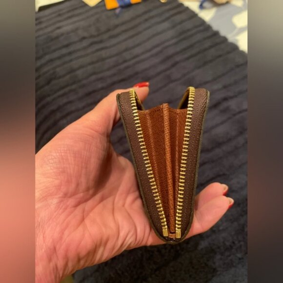 Louis Vuitton Zippy Coin Purse - Picture 4 of 9